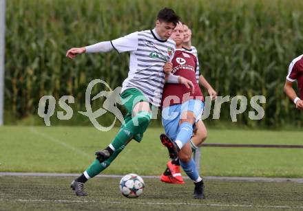 Fussball 2. KLasse C. SV Moosburg gegen SV Weitensfeld. Aleksander Malivojevic,  (Moosburg), Raphael Obmann  (Weitensfeld). Moosburg, am 30.8.3030.
Foto: Kuess
---
pressefotos, pressefotografie, kuess, qs, qspictures, sport, bild, bilder, bilddatenbank