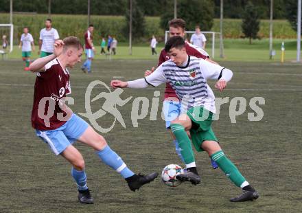 Fussball 2. KLasse C. SV Moosburg gegen SV Weitensfeld. Aleksander Malivojevic, (Moosburg), Andre Peternell  (Weitensfeld). Moosburg, am 30.8.3030.
Foto: Kuess
---
pressefotos, pressefotografie, kuess, qs, qspictures, sport, bild, bilder, bilddatenbank