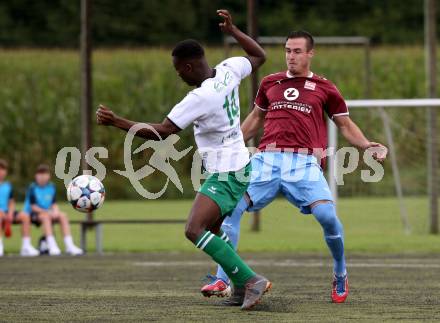 Fussball 2. KLasse C. SV Moosburg gegen SV Weitensfeld.  Chigbogu Onuh,  (Moosburg), Elias Zarre (Weitensfeld). Moosburg, am 30.8.3030.
Foto: Kuess
---
pressefotos, pressefotografie, kuess, qs, qspictures, sport, bild, bilder, bilddatenbank