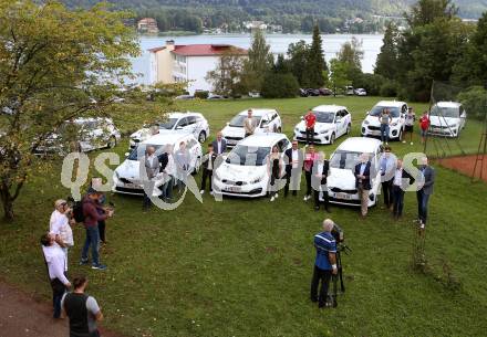 Kaernten Sport. Christian Kresse, Juergen Pfeiler, Arno Arthofer, Magnus Oberhauser, Valentina Dreier, Felix Oschmautz, Kevin Haselsberger,  Nadine Weratschnig, Lukas Kollegger,  Nina Weratschnig, Wolfgang Gratzer, Sara Vilic, Lisa Perterer, Vanessa Herzog, Landeshauptmann Peter Kaiser, Martin Sintschnig, Alexander Radin, Dominik Pacher, Ferdinand Vouk. Velden, 25.8.2020.
Foto: Kuess

---
pressefotos, pressefotografie, kuess, qs, qspictures, sport, bild, bilder, bilddatenbank