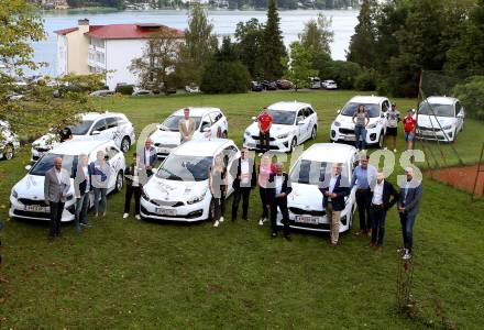 Kaernten Sport. Christian Kresse, Juergen Pfeiler, Arno Arthofer, Magnus Oberhauser, Valentina Dreier, Felix Oschmautz, Kevin Haselsberger,  Nadine Weratschnig, Lukas Kollegger,  Nina Weratschnig, Wolfgang Gratzer, Sara Vilic, Lisa Perterer, Vanessa Herzog, Landeshauptmann Peter Kaiser, Martin Sintschnig, Alexander Radin, Dominik Pacher, Ferdinand Vouk. Velden, 25.8.2020.
Foto: Kuess

---
pressefotos, pressefotografie, kuess, qs, qspictures, sport, bild, bilder, bilddatenbank