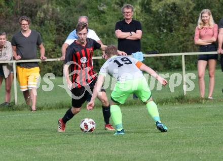 Fussball. 2. Klasse C. Viktring gegen Gurk.  Martin Ladinser (Viktring),  Alexander Walter Klingbacher (Gurk). Viktring, 29.8.2020.
Foto: Kuess
---
pressefotos, pressefotografie, kuess, qs, qspictures, sport, bild, bilder, bilddatenbank