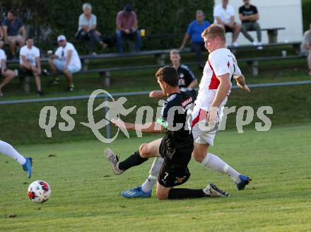 Fussball. Kaerntner Liga.  Bleiburg gegen Gmuend. Christopher Knauder (Bleiburg), Domenik Steiner (Gmuend). Bleiburg, am 5.9.2020.
Foto: Kuess
---
pressefotos, pressefotografie, kuess, qs, qspictures, sport, bild, bilder, bilddatenbank