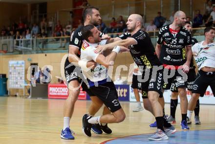 Handball Spusu Liga. SC Ferlach gegen Baernbach.   Dean Pomorisac,  (Ferlach), Jakob Muerzl, Klemen Cehte (Baernbach). Ferlach, am 5.9 2020.
Foto: Kuess
---
pressefotos, pressefotografie, kuess, qs, qspictures, sport, bild, bilder, bilddatenbank