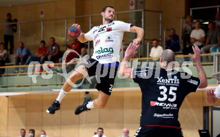 Handball Spusu Liga. SC Ferlach gegen Baernbach.   Dean Pomorisac,  (Ferlach), Milos Djurdjevic (Baernbach). Ferlach, am 5.9 2020.
Foto: Kuess
---
pressefotos, pressefotografie, kuess, qs, qspictures, sport, bild, bilder, bilddatenbank