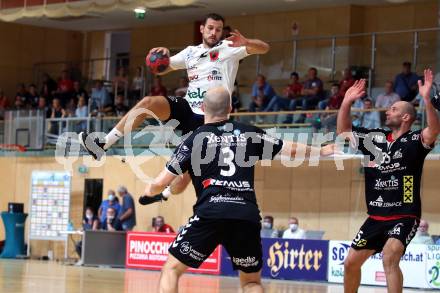 Handball Spusu Liga. SC Ferlach gegen Baernbach.  Dean Pomorisac,  (Ferlach), Jakob Muerzl  (Baernbach). Ferlach, am 5.9 2020.
Foto: Kuess
---
pressefotos, pressefotografie, kuess, qs, qspictures, sport, bild, bilder, bilddatenbank