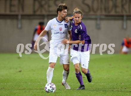 Fussball 2. Liga. SK Austria Klagenfurt gegen FC Blau Weiss Linz.  Patrick Greil,  (Klagenfurt), Stefano Surdanovic (Linz). Klagenfurt, am 11.9.2020.
Foto: Kuess
www.qspictures.net
---
pressefotos, pressefotografie, kuess, qs, qspictures, sport, bild, bilder, bilddatenbank