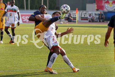Fussball. Bundesliga. RZ Pellets WAC gegen FC Red Bull Salzburg. Eliel Peretz,  (WAC), Enock Mwepu  (Salzburg). Wolfsberg, am 13.9.2020.
Foto: Kuess
www.qspictures.net

---
pressefotos, pressefotografie, kuess, qs, qspictures, sport, bild, bilder, bilddatenbank