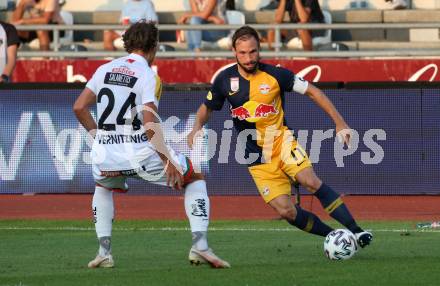 Fussball. Bundesliga. RZ Pellets WAC gegen FC Red Bull Salzburg. Christopher Wernitznig,  (WAC), Andreas Ulmer  (Salzburg). Wolfsberg, am 13.9.2020.
Foto: Kuess
www.qspictures.net

---
pressefotos, pressefotografie, kuess, qs, qspictures, sport, bild, bilder, bilddatenbank