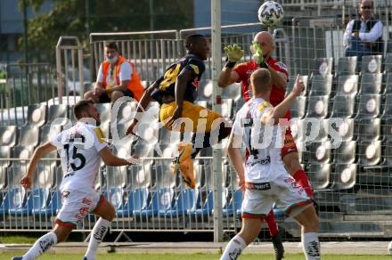 Fussball. Bundesliga. RZ Pellets WAC gegen FC Red Bull Salzburg. Nemanja Rnic, Alexander Kofler, Jonathan Scherzer (WAC),  Patson Daka (Salzburg). Wolfsberg, am 13.9.2020.
Foto: Kuess
www.qspictures.net

---
pressefotos, pressefotografie, kuess, qs, qspictures, sport, bild, bilder, bilddatenbank