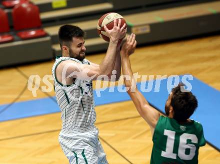 Basketball Austria Cup. KOS Celovec gegen Dornbirn Lions. Marin Sliskovic (KOS Celovec), Mario Tobar Ruiz (Dornbirn). Klagenfurt, am 19.9.2020.
Foto: Kuess
www.qspictures.net

---
pressefotos, pressefotografie, kuess, qs, qspictures, sport, bild, bilder, bilddatenbank