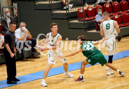 Basketball Austria Cup. KOS Celovec gegen Dornbirn Lions. Andi Smrtnik, Jernej Heine Andolsek (KOS Celovec), Luis Erath  (Dornbirn). Klagenfurt, am 19.9.2020.
Foto: Kuess
www.qspictures.net

---
pressefotos, pressefotografie, kuess, qs, qspictures, sport, bild, bilder, bilddatenbank