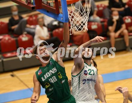 Basketball Austria Cup. KOS Celovec gegen Dornbirn Lions. Marin Sliskovic (KOS Celovec), Timur Bas  (Dornbirn). Klagenfurt, am 19.9.2020.
Foto: Kuess
www.qspictures.net

---
pressefotos, pressefotografie, kuess, qs, qspictures, sport, bild, bilder, bilddatenbank