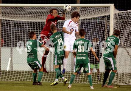 Fussball Kaerntner Liga. Lendorf gegen Gmuend.  Lukas Kohlmaier, Alexander Kruse, Dominik Heinrich Johann Obweger (Lendorf), Christian Preiml
 (Gmuend). Lendorf, am 19.9.2020.
Foto: Kuess
---
pressefotos, pressefotografie, kuess, qs, qspictures, sport, bild, bilder, bilddatenbank