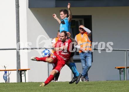 Fussball. Unterliga Ost. Gallizien gegen Grafenstein. Christian Markoutz (Gallizien), Stefan Jachs  (Grafenstein). Gallizien, 20.9.2020.
Foto: Kuess
---
pressefotos, pressefotografie, kuess, qs, qspictures, sport, bild, bilder, bilddatenbank