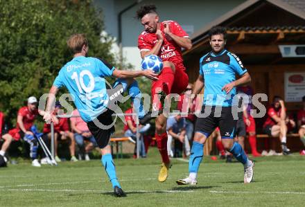 Fussball. Unterliga Ost. Gallizien gegen Grafenstein.  David Tamegger(Gallizien), Manuel Ruttnig (Grafenstein). Gallizien, 20.9.2020.
Foto: Kuess
---
pressefotos, pressefotografie, kuess, qs, qspictures, sport, bild, bilder, bilddatenbank