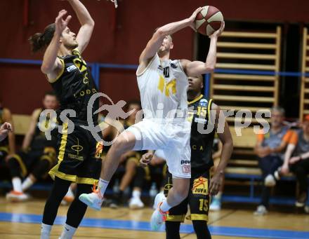 Basketball Austria Cup. Woerthersee Piraten gegen Fuerstenfeld Panthers.  Martin Bajc (Piraten), Adnan Hajder (Fuerstenfeld). Klagenfurt, am 20.9.2020.
Foto: Kuess
www.qspictures.net

---
pressefotos, pressefotografie, kuess, qs, qspictures, sport, bild, bilder, bilddatenbank