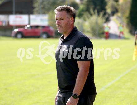 Fussball. Unterliga Ost. Gallizien gegen Grafenstein. Trainer Reinhold Josef Kuegler (Grafenstein). Gallizien, 20.9.2020.
Foto: Kuess
---
pressefotos, pressefotografie, kuess, qs, qspictures, sport, bild, bilder, bilddatenbank