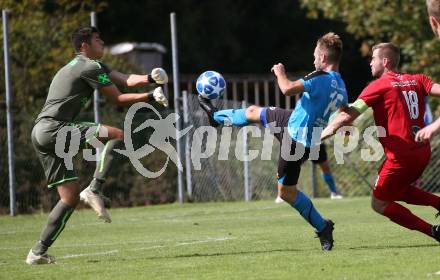Fussball. Unterliga Ost. Gallizien gegen Grafenstein.  David Mochorko  (Gallizien), Thomas Peter Pachernig,  Stefan Jachs  (Grafenstein). Gallizien, 20.9.2020.
Foto: Kuess
---
pressefotos, pressefotografie, kuess, qs, qspictures, sport, bild, bilder, bilddatenbank