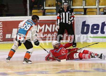 EBEL. Eishockey Bundesliga. KAC gegen	EHC Linz. Gregorc Blaz (KAC),   Brucker Marco (Linz). Klagenfurt, am 25.9.2020.
Foto: Kuess
www.qspictures.net

---
pressefotos, pressefotografie, kuess, qs, qspictures, sport, bild, bilder, bilddatenbank