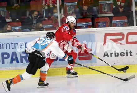 EBEL. Eishockey Bundesliga. KAC gegen	EHC Linz. 	Hundertpfund Thomas (KAC),  Kristler Andreas (Linz). Klagenfurt, am 25.9.2020.
Foto: Kuess
www.qspictures.net

---
pressefotos, pressefotografie, kuess, qs, qspictures, sport, bild, bilder, bilddatenbank