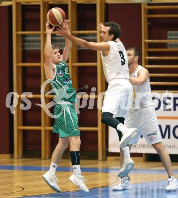 Basketball Zweite Liga 2020/2021. Grunddurchgang 1. Runde. Woerthersee Piraten gegen KOS Celovec. Alen Repac (Piraten), Jernej Heine Andolsek (KOS Celovec). Klagenfurt, am 26.9.2020.
Foto: Kuess
www.qspictures.net

---
pressefotos, pressefotografie, kuess, qs, qspictures, sport, bild, bilder, bilddatenbank