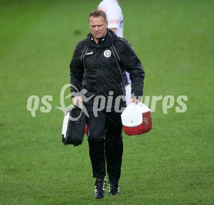 Fussball 2. Liga. SK Austria Klagenfurt gegen Young Violets Austria Wien.  Matej Vidovic (Masseur) (Klagenfurt). Klagenfurt, am 25.9.2020.
Foto: Kuess
www.qspictures.net
---
pressefotos, pressefotografie, kuess, qs, qspictures, sport, bild, bilder, bilddatenbank