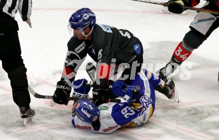 EBEL. Eishockey Bundesliga. VSV gegen HC TWK Innsbruck. Sahir Gill,   (VSV), Felix Girard (Innsbruck). Villach, am 27.9.2020.
Foto: Kuess
www.qspictures.net
---
pressefotos, pressefotografie, kuess, qs, qspictures, sport, bild, bilder, bilddatenbank