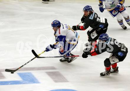 EBEL. Eishockey Bundesliga. VSV gegen HC TWK Innsbruck.  Chris Collins, (VSV), Christof Kromp, Clemens Paulweber  (Innsbruck). Villach, am 27.9.2020.
Foto: Kuess
www.qspictures.net
---
pressefotos, pressefotografie, kuess, qs, qspictures, sport, bild, bilder, bilddatenbank