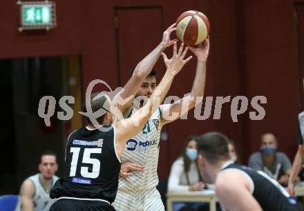 Basketball Zweite Liga 2020/2021. Grunddurchgang 2. Runde. KOS Celovec gegen RAIDERS Tirol. Marin Sliskovic (KOS Celovec), Oliver Vujakovic (Tirol). Klagenfurt, am 3.10.2020.
Foto: Kuess
www.qspictures.net

---
pressefotos, pressefotografie, kuess, qs, qspictures, sport, bild, bilder, bilddatenbank