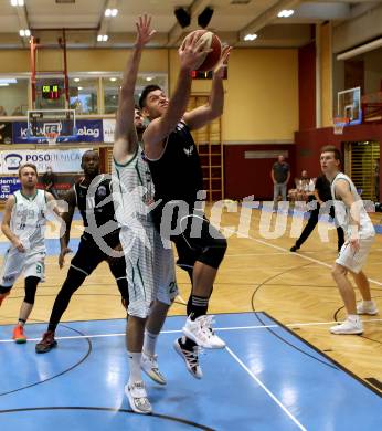 Basketball Zweite Liga 2020/2021. Grunddurchgang 2. Runde. KOS Celovec gegen RAIDERS Tirol. Marin Sliskovic (KOS Celovec), Stefan Oberhauser (Tirol). Klagenfurt, am 3.10.2020.
Foto: Kuess
www.qspictures.net

---
pressefotos, pressefotografie, kuess, qs, qspictures, sport, bild, bilder, bilddatenbank