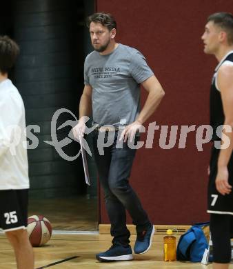 Basketball Zweite Liga 2020/2021. Grunddurchgang 2. Runde. KOS Celovec gegen RAIDERS Tirol. Trainer Amir Medinov (Tirol). Klagenfurt, am 3.10.2020.
Foto: Kuess
www.qspictures.net

---
pressefotos, pressefotografie, kuess, qs, qspictures, sport, bild, bilder, bilddatenbank