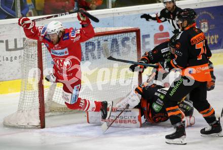 EBEL. Eishockey Bundesliga. KAC gegen	Moser Medical Graz99ers.  Johannes Bischofberger (KAC), Kirchschlaeger Erik, NuÃbacher Felix (Graz). Klagenfurt, am 4.10.2020.
Foto: Kuess
www.qspictures.net

---
pressefotos, pressefotografie, kuess, qs, qspictures, sport, bild, bilder, bilddatenbank