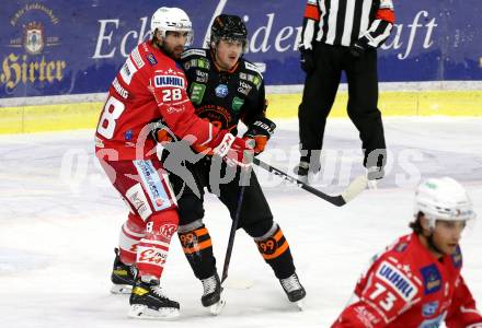 EBEL. Eishockey Bundesliga. KAC gegen	Moser Medical Graz99ers. Martin Schumnig,  (KAC), Johan Porsberger (Graz). Klagenfurt, am 4.10.2020.
Foto: Kuess
www.qspictures.net

---
pressefotos, pressefotografie, kuess, qs, qspictures, sport, bild, bilder, bilddatenbank