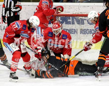 EBEL. Eishockey Bundesliga. KAC gegen	Moser Medical Graz99ers.  Manuel Ganahl, Sebastian Dahm,  (KAC), Samuel Hunter Fejes (Graz). Klagenfurt, am 4.10.2020.
Foto: Kuess
www.qspictures.net

---
pressefotos, pressefotografie, kuess, qs, qspictures, sport, bild, bilder, bilddatenbank