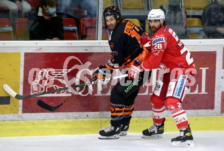 EBEL. Eishockey Bundesliga. KAC gegen	Moser Medical Graz99ers. Martin Schumnig,  (KAC), Travis Oleksuk (Graz). Klagenfurt, am 4.10.2020.
Foto: Kuess
www.qspictures.net

---
pressefotos, pressefotografie, kuess, qs, qspictures, sport, bild, bilder, bilddatenbank