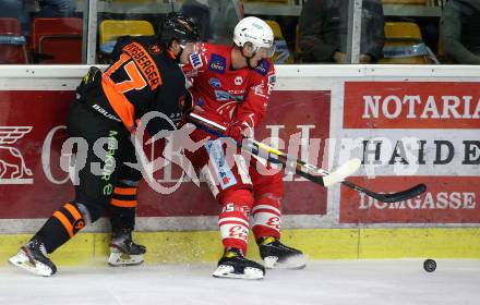 EBEL. Eishockey Bundesliga. KAC gegen	Moser Medical Graz99ers.  Michael Kernberger,  (KAC), Johan Porsberger (Graz). Klagenfurt, am 4.10.2020.
Foto: Kuess
www.qspictures.net

---
pressefotos, pressefotografie, kuess, qs, qspictures, sport, bild, bilder, bilddatenbank