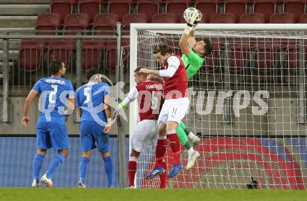 Fussball Laenderspiel. Oesterreich gegen Griechenland. Stefan Ilsanker, Michael Gregoritsch (Oesterreich), Sokratis Dioudis (Griechenland). Klagenfurt Woerthersee Stadion, am 7.10.2020.
Foto: Kuess
www.qspictures.net
---
pressefotos, pressefotografie, kuess, qs, qspictures, sport, bild, bilder, bilddatenbank