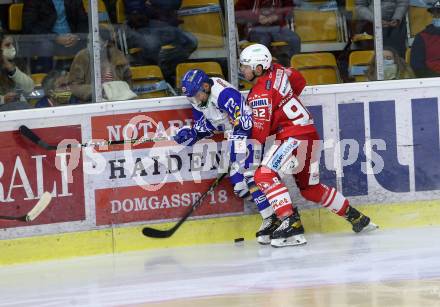 EBEL. Eishockey Bundesliga. KAC gegen	VSV. Unterweger Clemens (KAC),  Wachter Daniel (VSV). Klagenfurt, am 9.10.2020.
Foto: Kuess
www.qspictures.net

---
pressefotos, pressefotografie, kuess, qs, qspictures, sport, bild, bilder, bilddatenbank