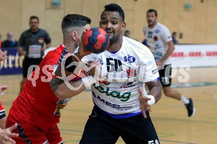 Handball. HLA. SC Kelag Ferlach gegen UHK Krems. Adonis Gonzalez-Martinez,  (Ferlach), Gasper Hrastnik (Krems). Ferlach, am 9.10.2020.
Foto: Kuess
---
pressefotos, pressefotografie, kuess, qs, qspictures, sport, bild, bilder, bilddatenbank