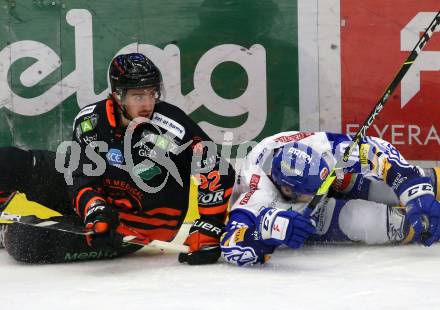 EBEL. Eishockey Bundesliga. VSV gegen Moser Medical Graz99ers.  Julian Kornelli, (VSV), Carles Dodero  (Graz). Villach, am 11.10.2020.
Foto: Kuess
www.qspictures.net
---
pressefotos, pressefotografie, kuess, qs, qspictures, sport, bild, bilder, bilddatenbank