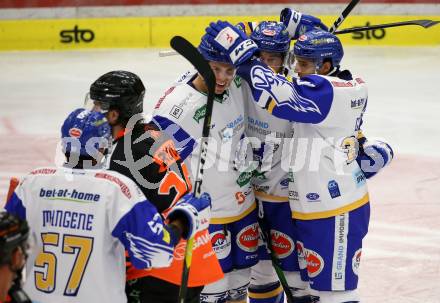 EBEL. Eishockey Bundesliga. VSV gegen Moser Medical Graz99ers.  Torjubel Chris Collins, , Sahir Gill, Matt Mangene (VSV). Villach, am 11.10.2020.
Foto: Kuess
www.qspictures.net
---
pressefotos, pressefotografie, kuess, qs, qspictures, sport, bild, bilder, bilddatenbank