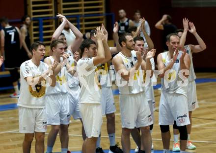 Basketball Zweite Liga 2020/2021. Grunddurchgang 3. Runde. Woerthersee Piraten gegen  RAIDERS Tirol. Jubel (Piraten). Klagenfurt, am 10.10.2020.
Foto: Kuess
www.qspictures.net

---
pressefotos, pressefotografie, kuess, qs, qspictures, sport, bild, bilder, bilddatenbank
