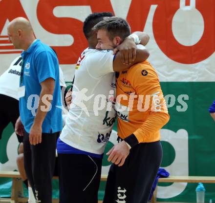 Handball. HLA. SC Kelag Ferlach gegen UHK Krems. Jubel Adonis Gonzalez-Martinez, Florian Striessnig (Ferlach). Ferlach, am 9.10.2020.
Foto: Kuess
---
pressefotos, pressefotografie, kuess, qs, qspictures, sport, bild, bilder, bilddatenbank