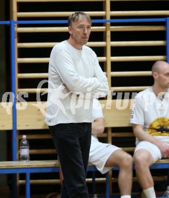 Basketball Zweite Liga 2020/2021. Grunddurchgang 3. Runde. Woerthersee Piraten gegen  RAIDERS Tirol. Trainer Igor Pucko  (Piraten). Klagenfurt, am 10.10.2020.
Foto: Kuess
www.qspictures.net

---
pressefotos, pressefotografie, kuess, qs, qspictures, sport, bild, bilder, bilddatenbank