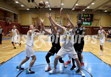 Basketball Zweite Liga 2020/2021. Grunddurchgang 3. Runde. Woerthersee Piraten gegen  RAIDERS Tirol. Lukas Simoner, Maximilian Kunovjanek  (Piraten), Rene Gradolnik, John Franklyn Gardiner (Tirol). Klagenfurt, am 10.10.2020.
Foto: Kuess
www.qspictures.net

---
pressefotos, pressefotografie, kuess, qs, qspictures, sport, bild, bilder, bilddatenbank