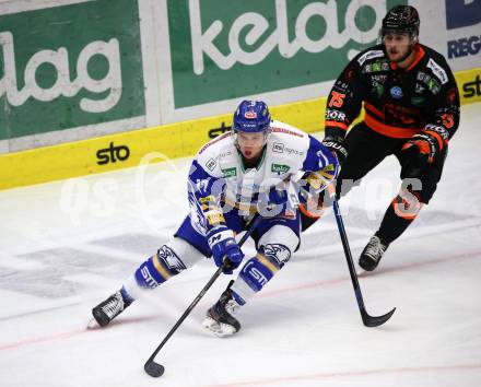 EBEL. Eishockey Bundesliga. VSV gegen Moser Medical Graz99ers.  Scott Kosmachuk,  (VSV), Amadeus Egger (Graz). Villach, am 11.10.2020.
Foto: Kuess
www.qspictures.net
---
pressefotos, pressefotografie, kuess, qs, qspictures, sport, bild, bilder, bilddatenbank