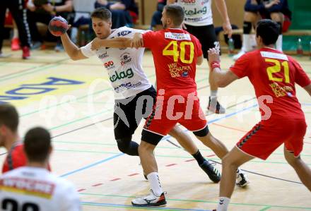 Handball. HLA. SC Kelag Ferlach gegen UHK Krems. Mladan Jovanovic,  (Ferlach), Oliver Nikic (Krems). Ferlach, am 9.10.2020.
Foto: Kuess
---
pressefotos, pressefotografie, kuess, qs, qspictures, sport, bild, bilder, bilddatenbank