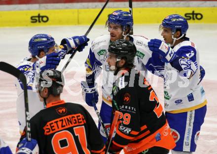 EBEL. Eishockey Bundesliga. VSV gegen Moser Medical Graz99ers. Torjubel Chris Collins, , Sahir Gill,   (VSV). Villach, am 11.10.2020.
Foto: Kuess
www.qspictures.net
---
pressefotos, pressefotografie, kuess, qs, qspictures, sport, bild, bilder, bilddatenbank