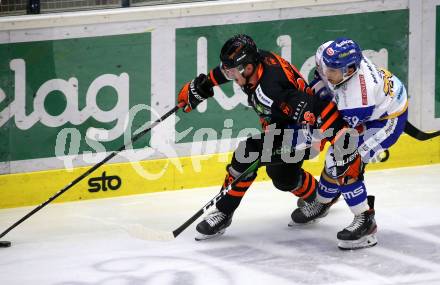 EBEL. Eishockey Bundesliga. VSV gegen Moser Medical Graz99ers.  Sahir Gill,  (VSV), Adis Alagic (Graz). Villach, am 11.10.2020.
Foto: Kuess
www.qspictures.net
---
pressefotos, pressefotografie, kuess, qs, qspictures, sport, bild, bilder, bilddatenbank